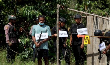 *Satgas-Ops-Damai-Cartenz-Secara-Profesional-Gelar-Rekonstruksi-Keterlibatan-Nikson-Matuan-Saat-Penembakan-Anggota-Brimob*