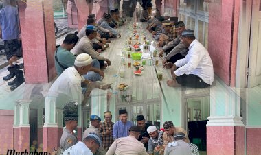 Jalin-Kebersamaan-di-bulan-suci-ramadhan-Polres-Lembata-berbagi-takjil-dan-buka-puasa-bersama-di-masjid-Al-Ichlas-Lewoleba