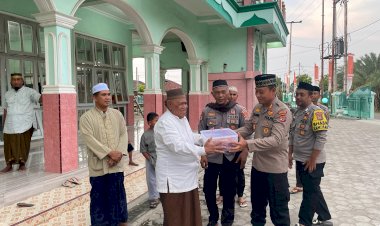 Kapolres-Lembata-Buka-puasa-bersama-pengurus-masjid-agung-lewoleba,-Kapolsek-Nubatukan-menjadi-imam-masjid-pimpin-sholad-Tarawih-berjamaah