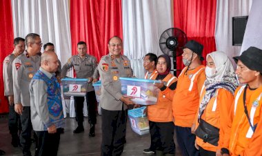 *Kick-Off-Bakti-Sosial-Hari-Bhayangkara-ke-79,-Polda-Kalbar-Hadir-untuk-Masyarakat*