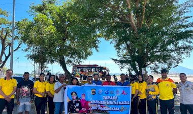MEMERIYAKAN-HARI-BHAYANGKARA-KE-80,-POLWAN-POLRES-LEMBATA-BERIKAN-TERAPI-KESEHATAN-USEFT-KEPADA-PARA-BURUH-DI-PELABUHAN-LAUT-LEWOLEBA.