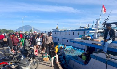 Pastikan-Arus-Pelayaran-Larantuka–Lewoleba-Aman,-KP3-Laut-Lewoleba-Perketat-Pengamanan-di-Pelabuhan-Laut-Lewoleba.