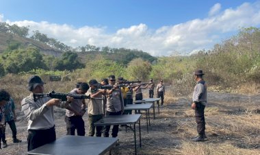 Kapolres-Lembata-Ajak-Wakil-Bupati-dan-Forkopimda-Pererat-Sinergitas-Melalui-Latihan-Menembak-Bersama.