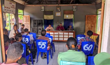 KAPOLSEK-NAGAWUTUNG-BERSAMA-PEMERINTAH-DESA-IDALOLONG-MEDIASI-PERSELISIHAN-WARGA,-BERUJUNG-DAMAI.