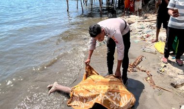 Gearak-Cepat-Piket-SPKT-Bersama-INAFIS-Polres-Lembata-Tangani-Penemuan-Jenazah-di-Perairan-Laut-Wangatoa