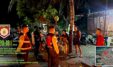 Patroli-Perintis-Presisi-Samapta-Polres-Lembata-Sambangi-Anak-Muda-di-Kota-Lewoleba,-Bangun-Kedekatan-dan-Sampaikan-Pesan-Kamtibmas.