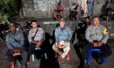 Polsubsektor-Ile-Ape-Amankan-Resepsi-Pernikahan-di-Desa-Tanjung-Batu,-Wujudkan-Pesta-Aman,-Tertib,-dan-Kondusif.