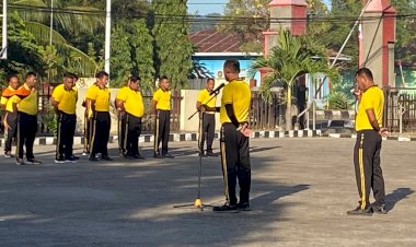 Tingkatkan-Kebugaran-dan-Kesiapan-Personel,-Seluruh-Anggota-Polres-Lembata-Laksanakan-Olahraga-Mandiri.