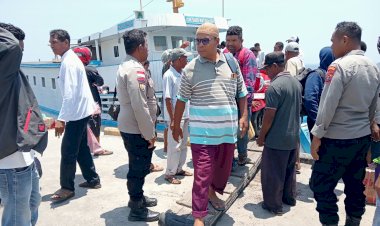 Pos-Pam-KPPP-Laut-Udara-Lewoleba-Pastikan-Aktivitas-Kapal-dan-Penumpang-Berjalan-Aman