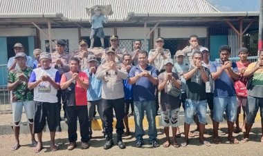 Pererat-Kedekatan-dengan-Masyarakat,-Polres-Lembata-Gelar-Program-“Polisi-Kumpul-Bersama-Masyarakat”-di-TKBM-Lewoleba.