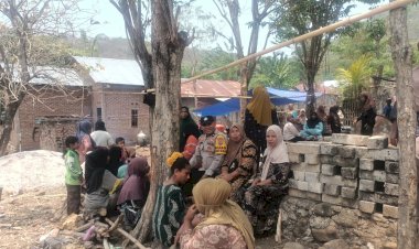 Sambangi-Warga-Desa-Bean,-Bhabinkamtibmas-Polsek-Buyasuri-Ajak-Masyarakat-Jaga-Kamtibmas-dan-Cegah-Karhutla