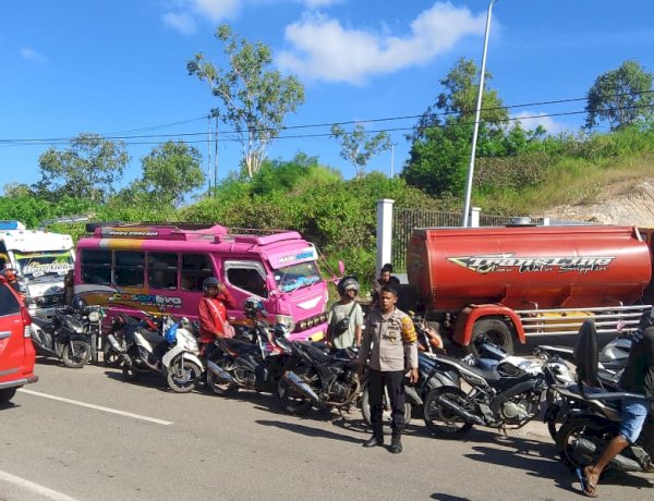 WUJUDKAN WILAYAH AMAN DAN KONDUSIF, BHABINKAMTIBMAS DESA WATODIRI GELAR PATROLI DAN SAMBANG DI SPBU TANAH MERAH.