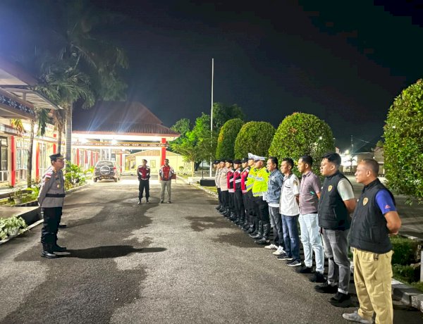 Kapolres Lembata Pimpin Patroli Dialogis, Pastikan Nobar Piala Dunia Berlangsung Aman dan Kondusif.