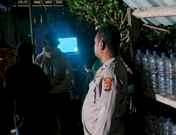 Hadir di Tengah Masyarakat, Personel Polsek Nagawutung Laksanakan Pengamanan Nobar Piala Dunia 2026.