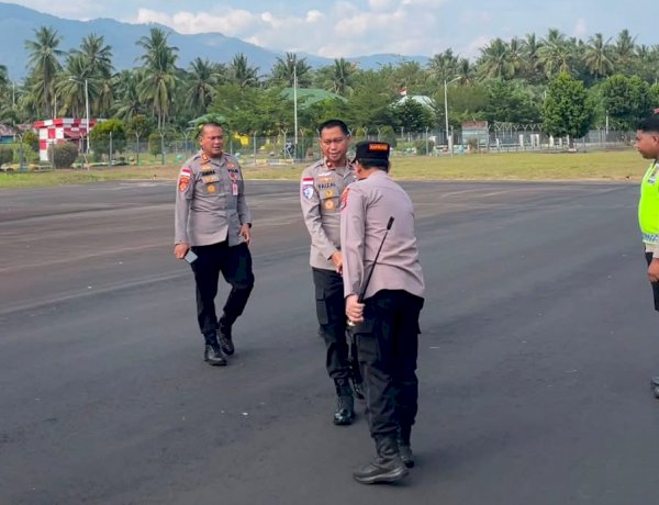 WAKA POLDA NTT TEMPUH PERJALANAN DARI LEMBATA MENUJU ADONARA, UPAYA MAKSIMAL REDAM KONFLIK ANTAR DESA.