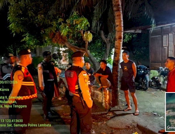 Patroli Perintis Presisi Samapta Polres Lembata Sambangi Anak Muda di Kota Lewoleba, Bangun Kedekatan dan Sampaikan Pesan Kamtibmas.
