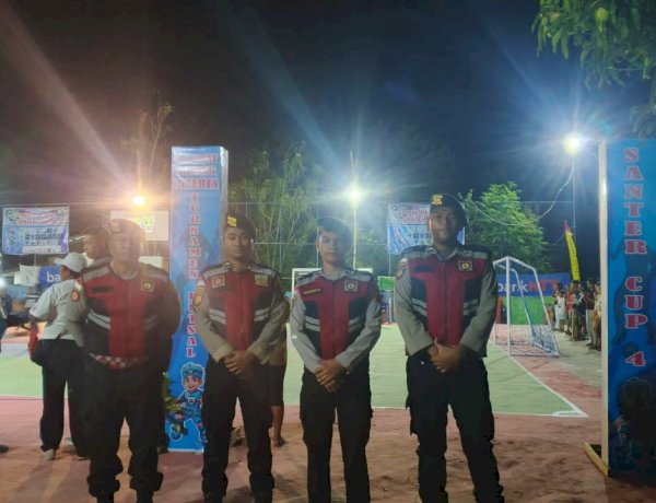Samapta Polres Lembata Amankan Turnamen Futsal Santer Cup 04, Pertandingan Berlangsung Aman dan Kondusif.