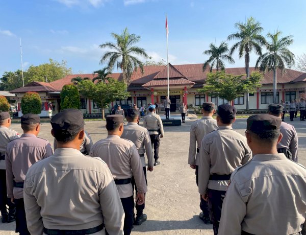 Kapolres Lembata AKBP Henman Limbong, S.P., S.I.K., M.H., Pimpin Apel Jam Pimpinan, Tekankan Disiplin dan Hindari Pelanggaran.
