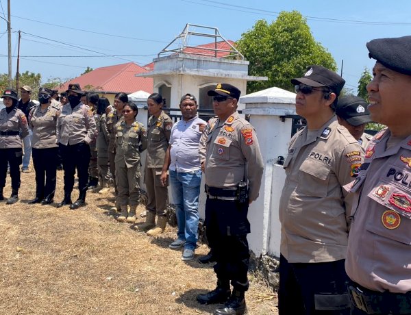 Polres Lembata Kawal Aksi Penyampaian Aspirasi FOKAL, Berlangsung Aman dan Damai.