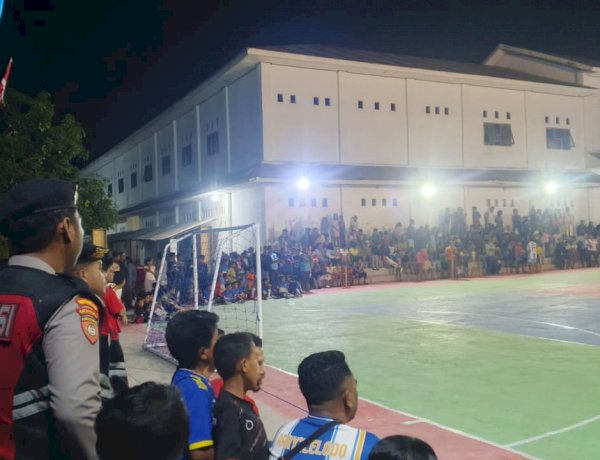 Sat Samapta Polres Lembata Amankan Turnamen Futsal Santer Cup 04, Pertandingan Berlangsung Aman dan Kondusif.