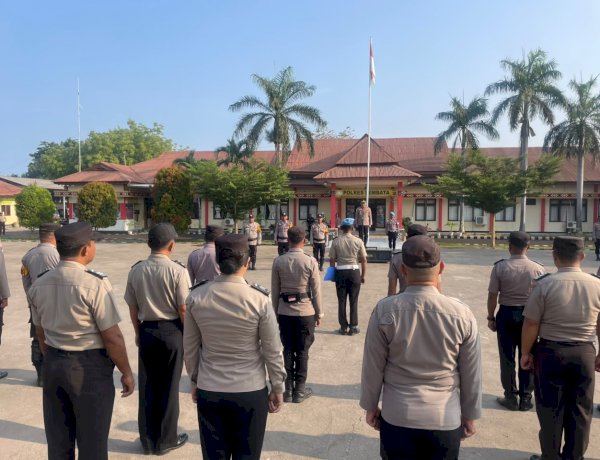 Wakapolres Lembata Pimpin Apel Jam Pimpinan, Tekankan Pelaksanaan Tugas yang Humanis dan Dekat dengan Masyarakat.