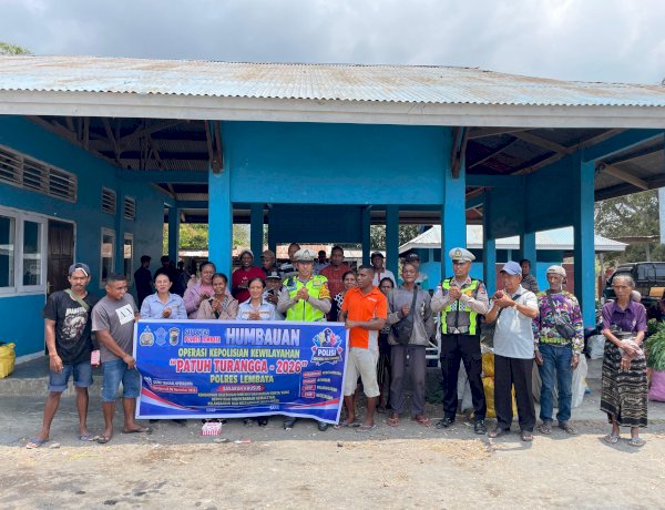Satlantas Polres Lembata Edukasi Sopir dan Masyarakat di Terminal Waikomo, Dukung Operasi Patuh Turangga 2026.