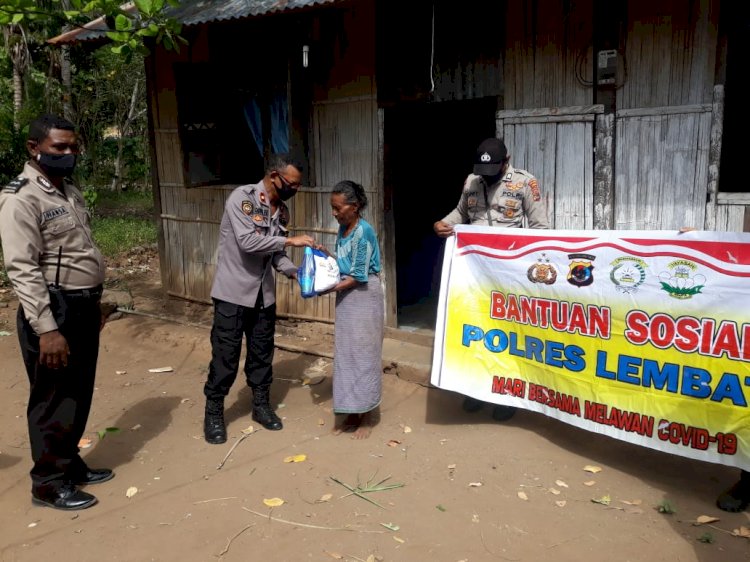 Berbagi Asih Di Tengah Pandemic Covid-19,Wakapolres bagikan Sembako