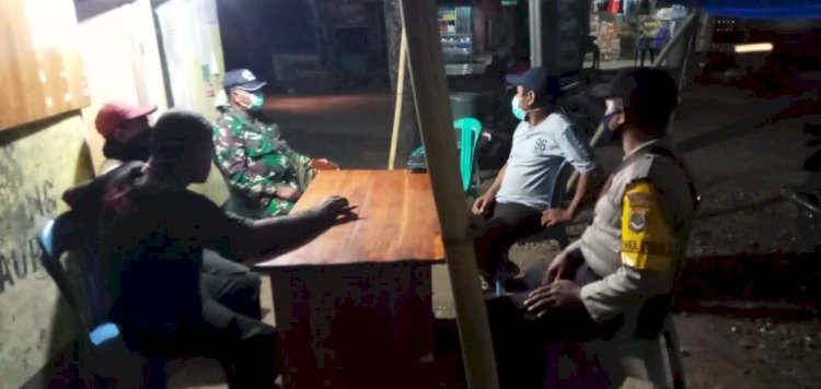 Anggota Personil Bhabinkamtibmas Bripka Firmon Tamonob Lakukan Patroli Dan Monitoring Di Posko Relawan