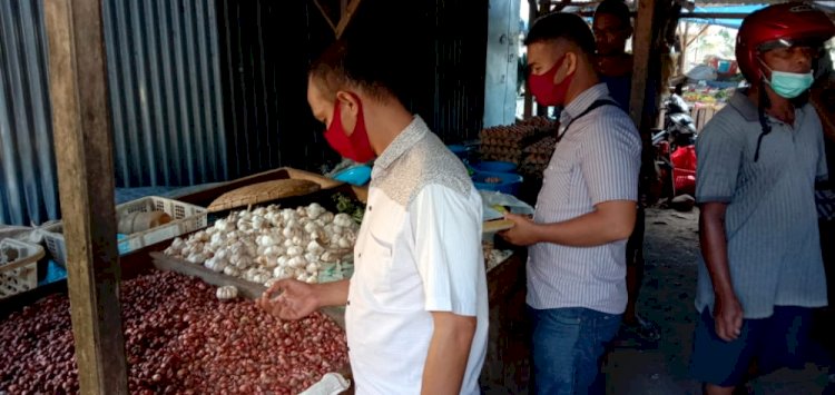 Satreskrim Polres Lembata Lakukan Pemantauan Stok Dan Harga Barang Terkait Pandemi Covid-19