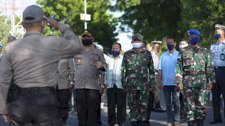 Kapolres Lembata Dan Wakapolres Disambut secara Tradisi Adat lembata oleh Seluruh Personil Lembata Dan Jajaran Forkopimda Di Wilayah Hukum Polres Lembata.