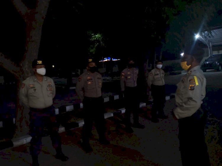 Kasat Sabhara Polres Lembata IPTU Ola Angin Leonardus Bersama Anggota Sat Sabhara Rutin Melaksanakan Patroli.