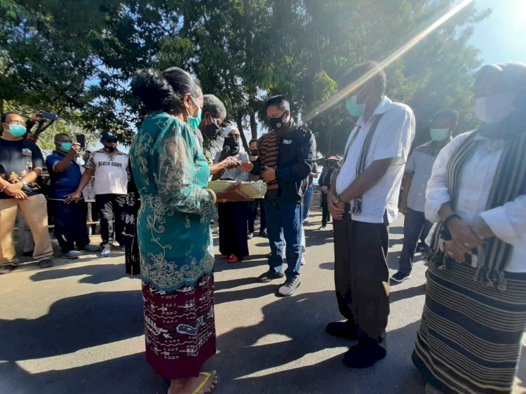 Polres Lembata Sambut Kunjungan Kerja Kapolda NTT Irjen Pol. Drs. H. Hamidin dan Ketua Bayangkari daerah NTT