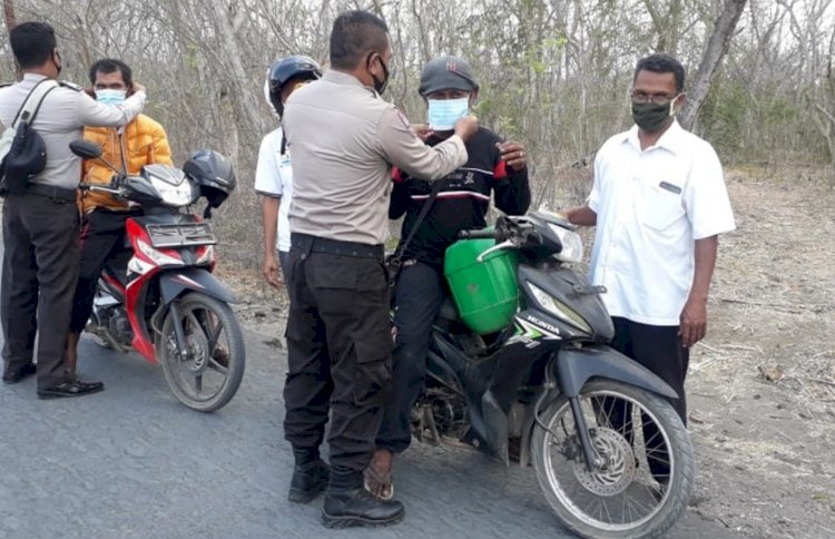 Polsubsektor Ile Ape Laksanakan Operasi Yustisi Penertiban Penggunaan Masker.