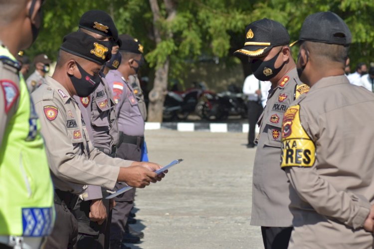 Tingkatkan Kedisiplinan, Kapolres Lembata Cek Kehadiran Anggota