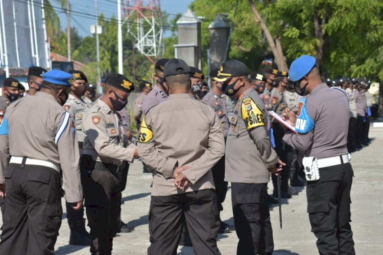 Tingkatkan Kedisiplinan, Kapolres Lembata Cek Kehadiran Anggota