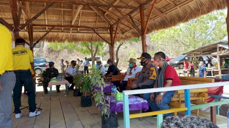 Kapolres Lembata Bersama Forkopimda Hadir Pada Acara Hari Otonomi Daerah Ke-21 Kabupaten Lembata.