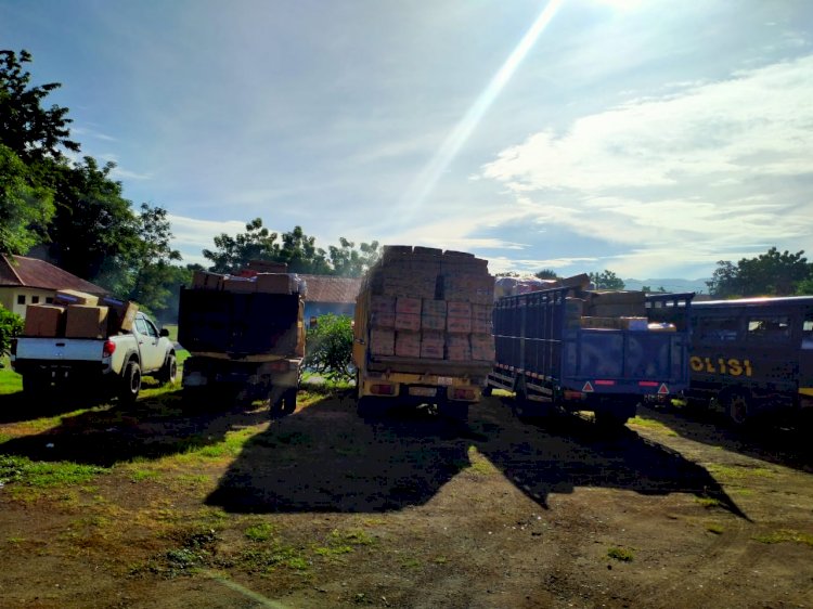 POLDA NTT KIRIMKAN TAMBAHAN BANTUAN UNTUK KORBAN ERUPSI GUNUNG ILE LEWOTOLOK