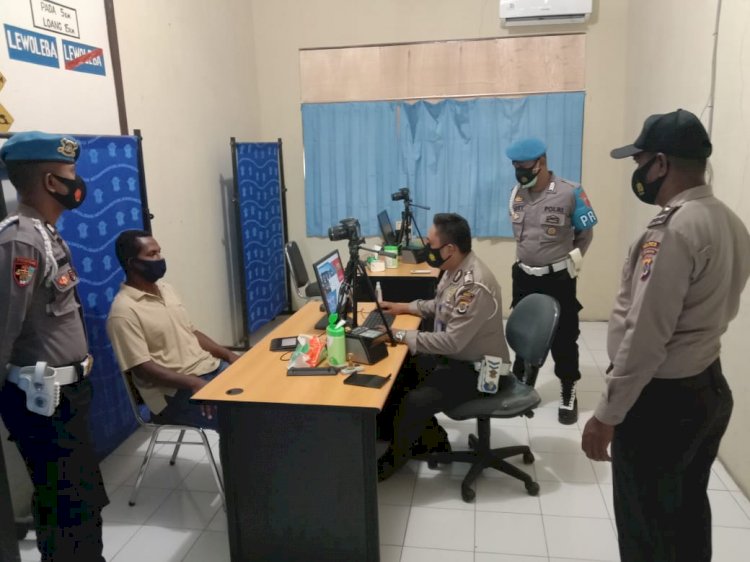 Tingkatkan Kinerja Polri Siwas dan Provos Polres Lembata Lakukan Pemeriksaan Pelaksanaan Pelayanan Di Mapolres Lembata