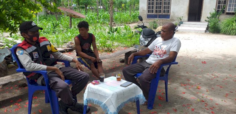 Lewat Sambang Bhabinkamtibmas Ajak Warga Wujudkan Kamtibmas Kondusif dan Patuh Protokol Kesehatan