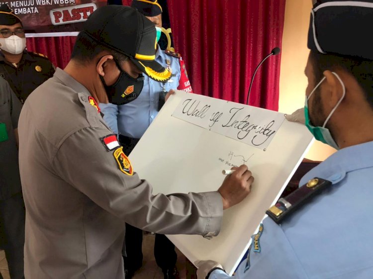 Kapolres Lembata hadiri Giat Pencanangan Pembangunan Zona Integritas menuju Wilayah Bebas dari Korupsi (WBK) / Wilayah Birokrasi Bersih dan Melayani (WBBM) Lembaga Pemasyarakatan Kelas III Lembata