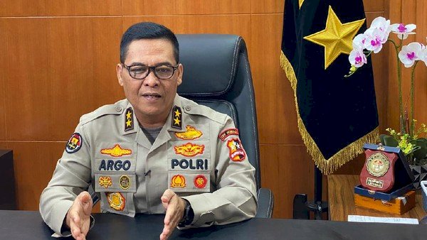 Berkas Lengkap, Polri Serahkan Bupati Nganjuk dan 6 TSK Lain ke Kejari Nganjuk