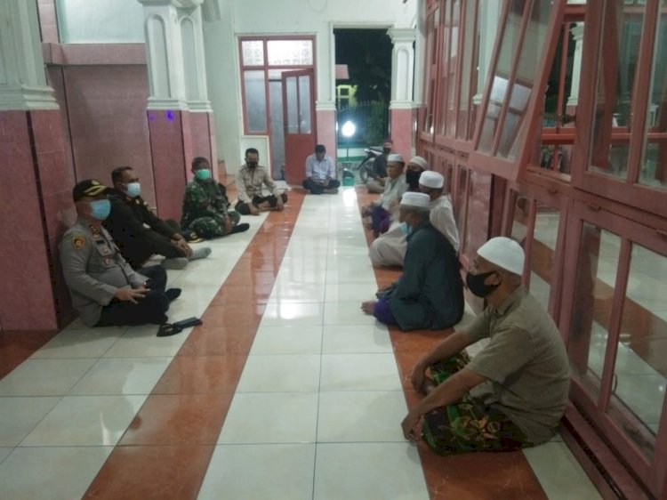 Melonjaknya Angka Covid-19 di Kab.Lembata,Kapolres Lembata laksanakan Silahturahmi ke Masjid Al-Iklas Lewoleba