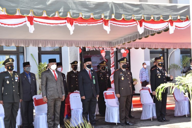 KAPOLRES LEMBATA BERSAMA FORKOPIMDA KAB. LEMBATA HADIRI UPACARA PENGIBARAN BENDERA DALAM RANGKA HARI ULANG TAHUN KE-76 KEMERDEKAAN  REPUBLIK INDONESIA TINGKAT KAB. LEMBATA