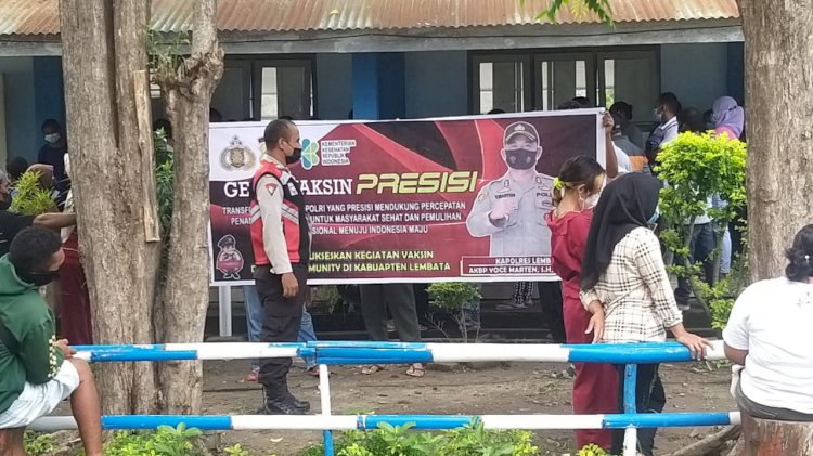 Kapolsek Nubatukan IPDA Erlan Yayat Apresiasi Tenaga Medis, Bhabinkamtibmas Dan Personil Polsek Nubatukan Dalam Mendukung Percepatan Vaksinasi Di Wilkumnya.