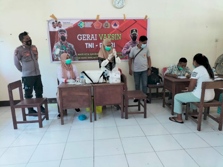 Dukung Percepatan Vaksinasi, Polsek Omesuri Buka Gerai Vaksin Polri Presisi Di Desa Hoelea II.