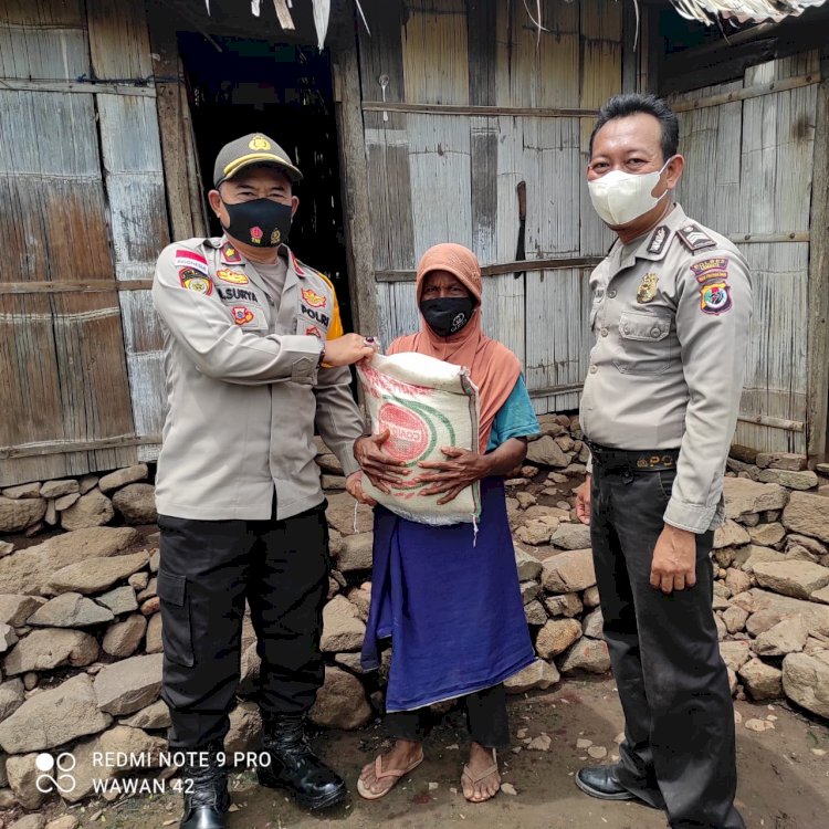 Jelang Natal Dan Tahun Baru, Polres Lembata Berbagi.