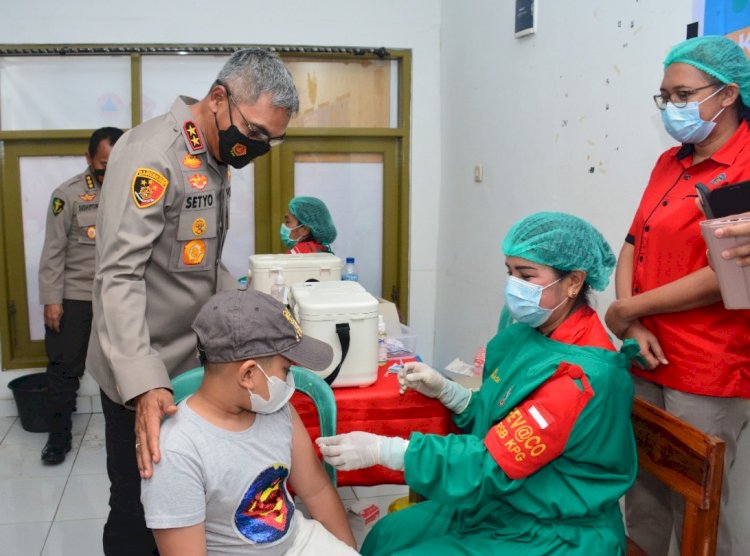 Tinjau Pelaksanaan Vaksinasi Merdeka Anak, Kapolda NTT : Target yang Harus Dicapai dengan Jumlah Anak yang Ada di Wilayah Nusa Tenggara Timur ini kurang lebih  607.189