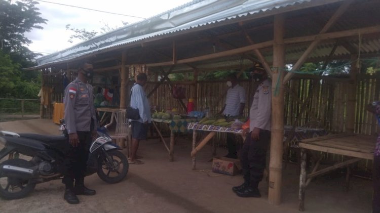 Patroli KRYD Kapolsek Nagawutung Pantau Langsung Protkes Di Pasar Loang.