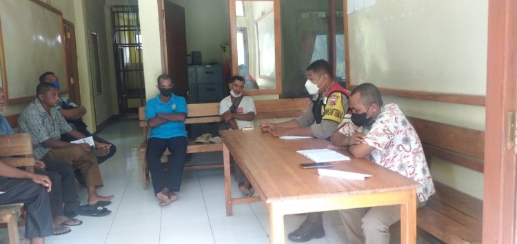 Bhabinkamtibmas Banitobo Minta Permasalahan Antar Suku Di Selesaikan Secara Kekeluargaan.