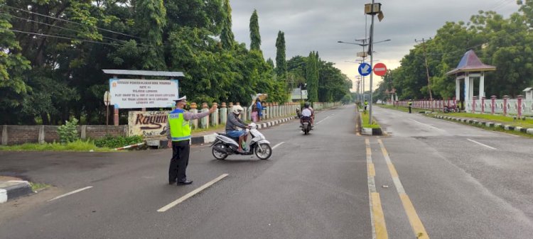 Sat Lantas Polres Lembata Rutin Laksanakan Giat Gatur Lalin Pada Pagi Hari